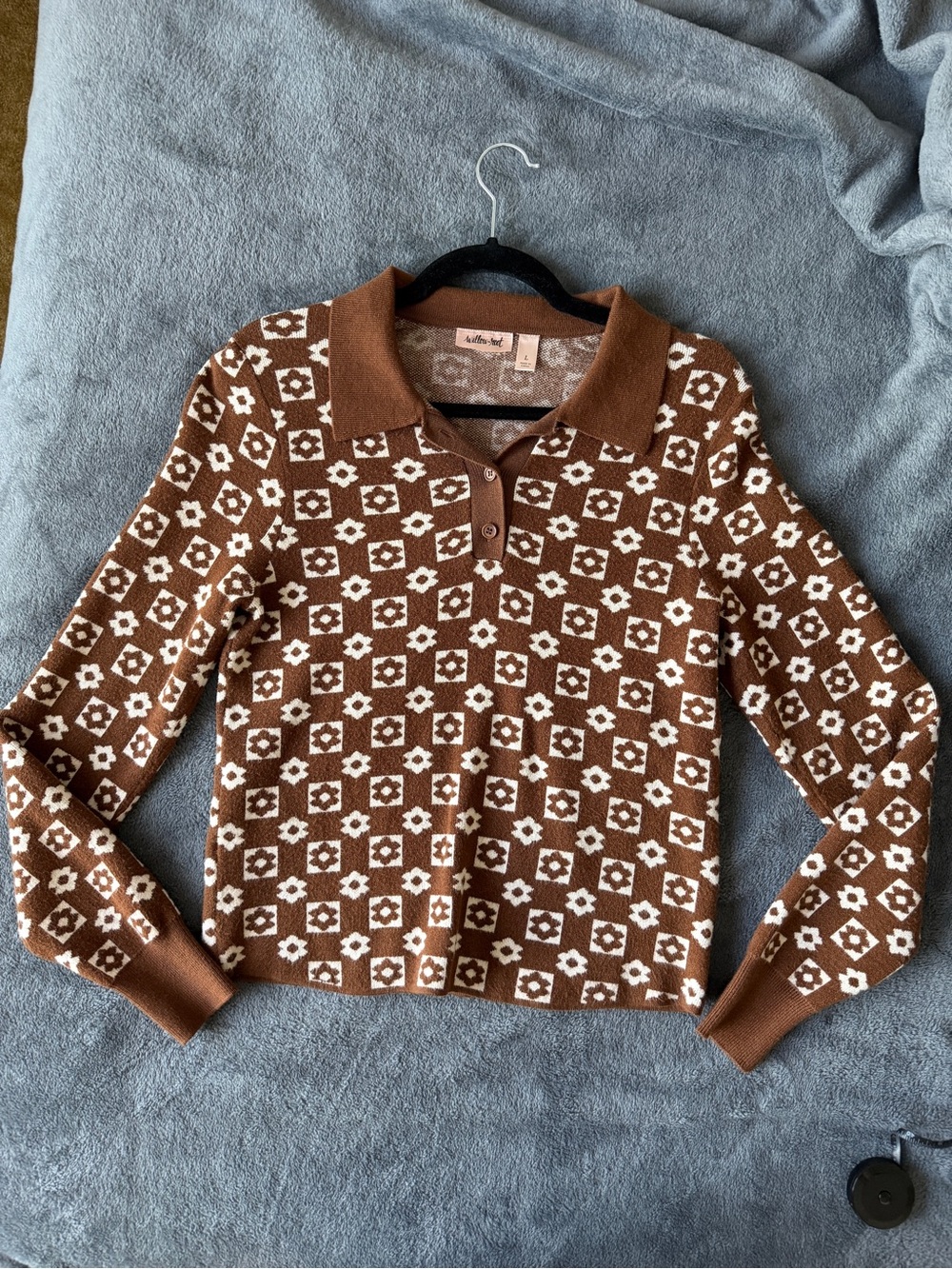 ✨Brown & Cream Geometric V-Neck Polo Sweater